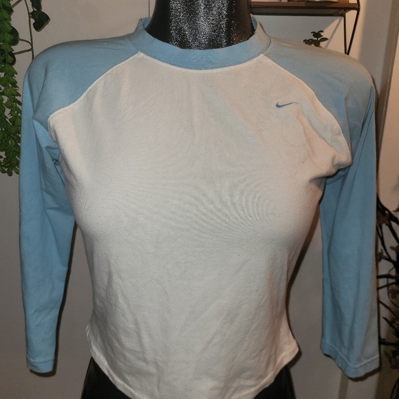 Nike White and Blue Raglan Sleeve Cropped Top M - Picture 1 of 6